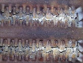 przegląd pieca De Dietrich - zanieczyszczony wymiennik kotła żeliwnego